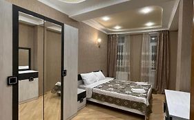 Tea'S Condo In The Heart Of Tbilisi